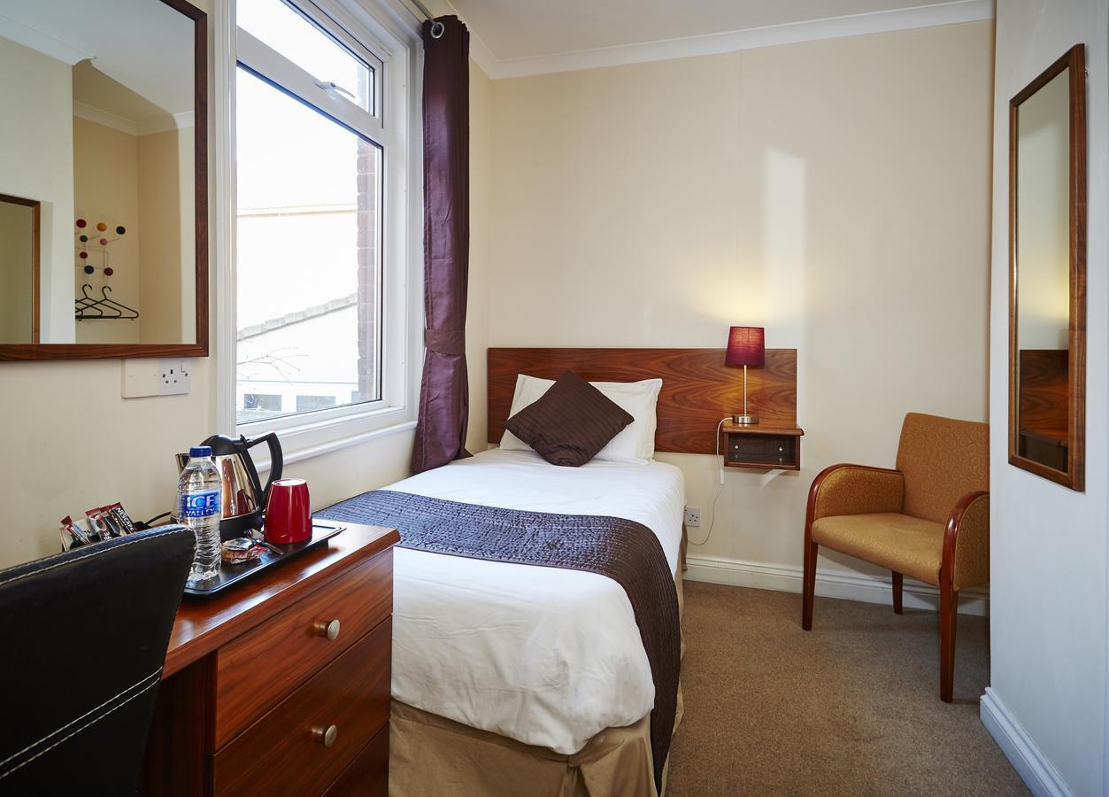 The Terrace Lodge Hotel Yeovil Eksteriør bilde